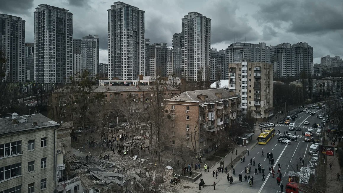 CNN Opinion (@cnnopinion) on Twitter photo In Kyiv, we discuss philosophy, poetry and air raid siren protocol, write <a href="/aglaser/">Amelia Glaser</a> and <a href="/marci_shore/">Marci Shore</a>.
Read more here: edition.cnn.com/2024/03/28/opi… In Kyiv, we discuss philosophy, poetry and air raid siren protocol, write <a href="/aglaser/">Amelia Glaser</a> and <a href="/marci_shore/">Marci Shore</a>.
Read more here: edition.cnn.com/2024/03/28/opi…