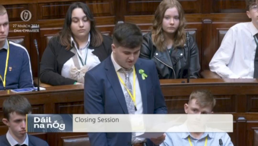 What an inspiring speech from Roscommon's @ryandolan1001 Speaking in the Dàil yesterday for @ComhairleNaNog1 Ryan proudly wore his Green Ribbon and spoke about barriers to meaningful access to mental health support for young people in rural Ireland, including stigma.