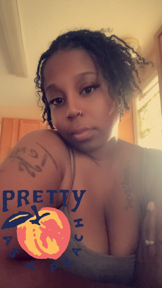 the_missez_'s tweet photo. I told y'all I started my locs January 25th. My lil babies 🌱 #locs #starterlocs #2strand https://t.co/nqlvaQcllx