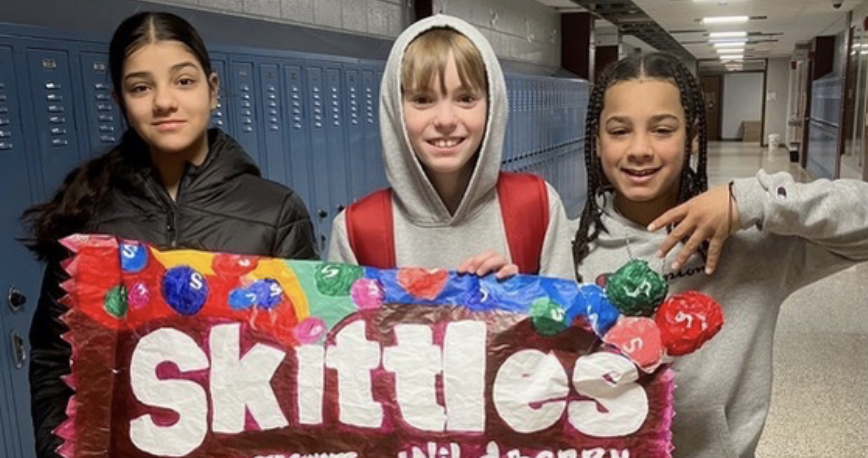 Sweet Exhibit on Display in Newark Middle School Library 🍬 Visit our website for the full article: newarkcsd.org/article/1526787