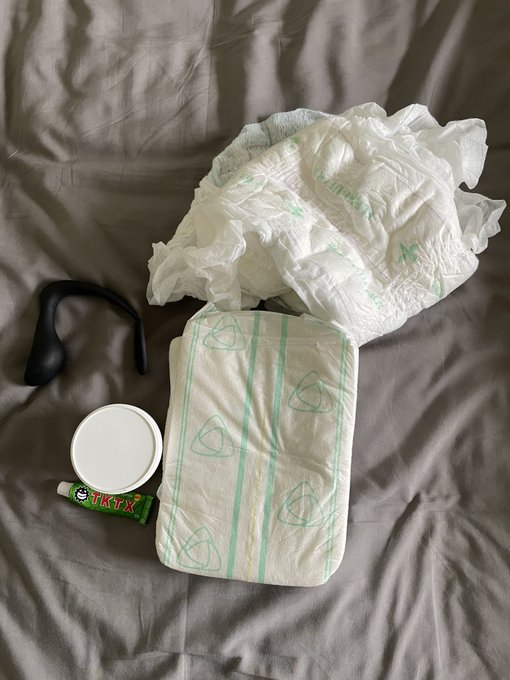 Driving whilst wearing this feels so good https://t.co/WyLMk2TxDT