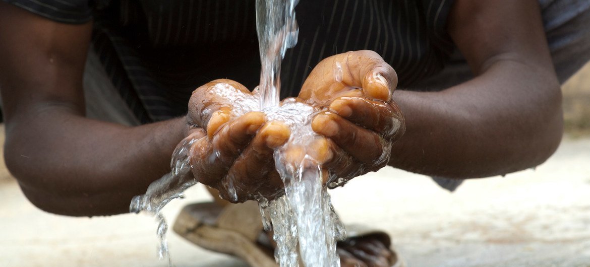 #France🇫🇷 Des @UN_SPExperts préoccupés par les coupures d'#eau récurrentes dans le département d'outre-mer de la #Guadeloupe. « L'eau est devenue un sujet sensible et plusieurs acteurs dénonçant les dysfonctionnements du système de l'eau sont en danger » ➡️news.un.org/fr/story/2024/…