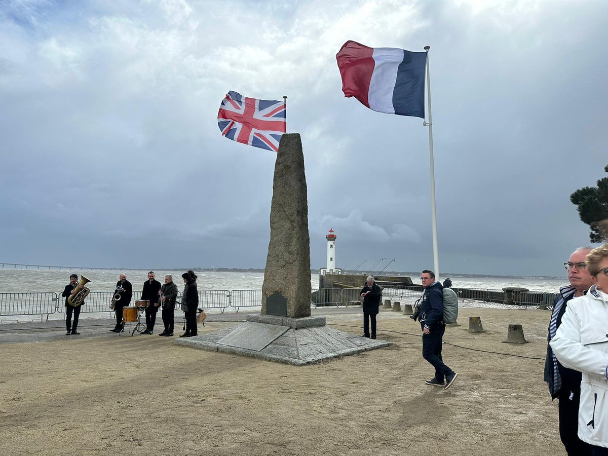 UKDefenceFrance's tweet photo. Capt Wills paid tribute at the 82nd #OpBiting Commemoration in St Nazaire, honoring the bravery and sacrifice of those who participated in this historic WWII raid. Their courage continues to inspire generations. #WWII  #StNazaire #Heroes https://t.co/DPXxcy8ScK
