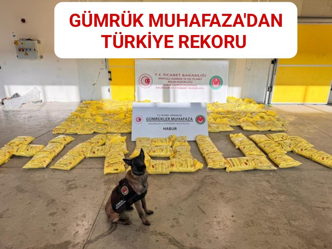 Gumruk_muhafaza's tweet photo. Meslektaşlarımız, Habur'da gerçekleştirdikleri operasyonda 850 kg ağırlığında eroin ele geçirdi. 

Böylece, gümrük kapılarında tek seferde en yüksek eroin yakalanmış oldu.

Ele geçirilen uyuşturucu maddenin yaklaşık değeri 1.3 Milyar TL değerinde olduğu anlaşıldı. 

#duysesimi https://t.co/rapqULxKrF