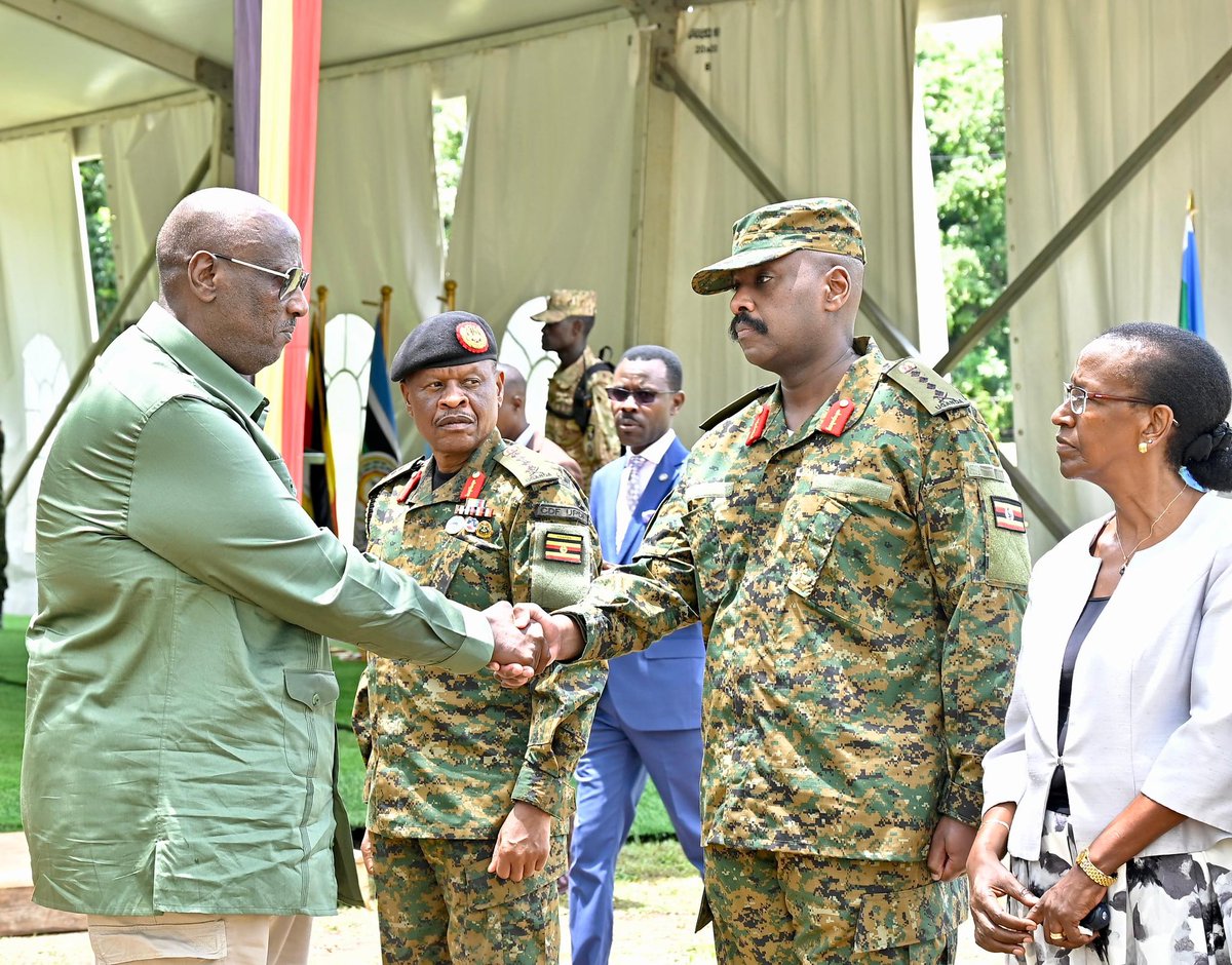 ChrisOMagezi's tweet image. A new dawn, a new beginning. Gen. @mkainerugaba assumes command of the #UPDF @MODVA_UPDF in Gulu today, a historical occasion presided over by celebrated bush war hero #SPADS and coordinator OWC Gen. Salim Saleh. A fundamental and transformative renewal, the future is bright!