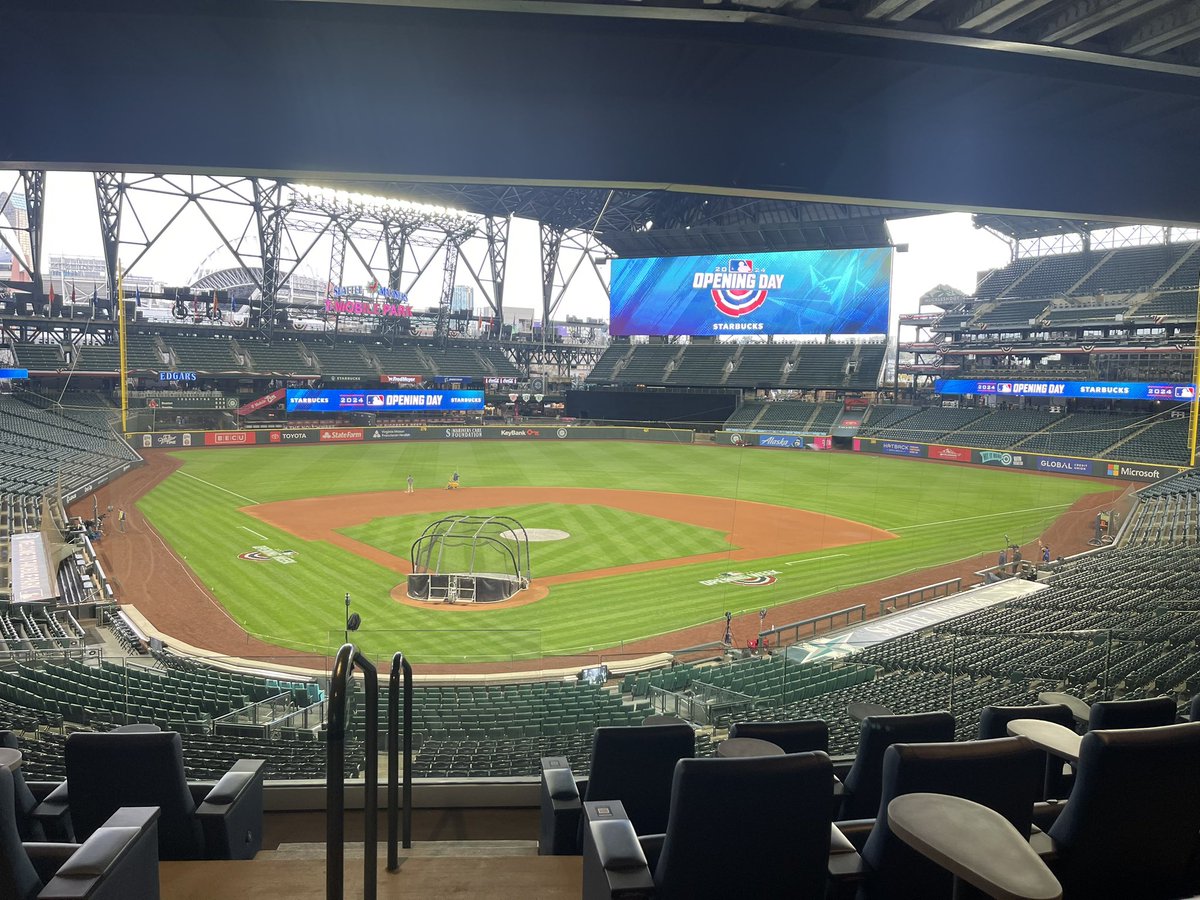 @StacyRost and I are live from @TMobilePark today from 10am-2pm on @SeattleSports for Opening Day! Tune in! #Mariners #OpeningDay