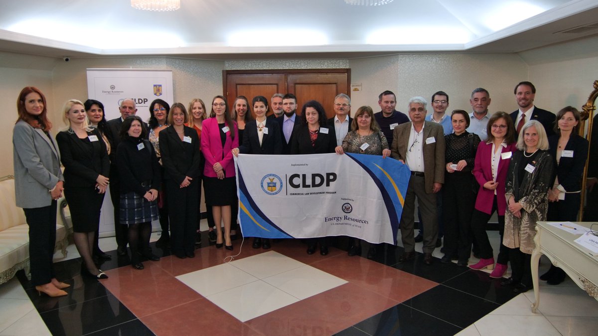 How do governments + partners promote responsible #mining that protects the environment + supports economic growth for all? #CLDP’s #EnergyTransition team w/ @AmbasadaSUA leads a workshop w/ #Romania #minerals stakeholders to address “social licenses” + #ESG mining issues.