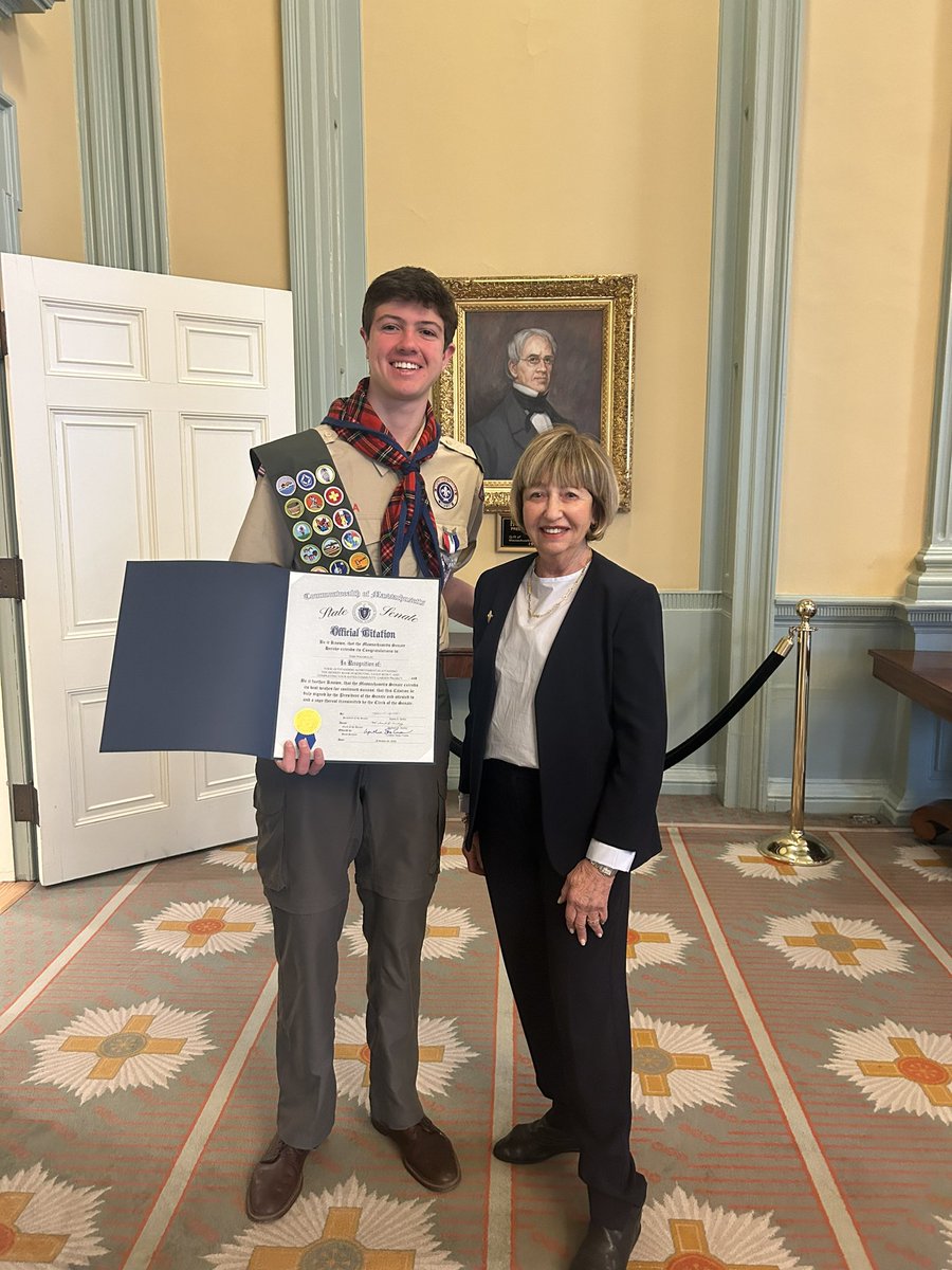 Excited to welcome the Pogorelec family of #Brookline to the Senate today. Tom is a sophomore at #RoxburyLatin who completed his Eagle Scout project by improving the community garden at Roland Hayes School in Brookline. An impressive accomplishment, congratulations Tom! 👏