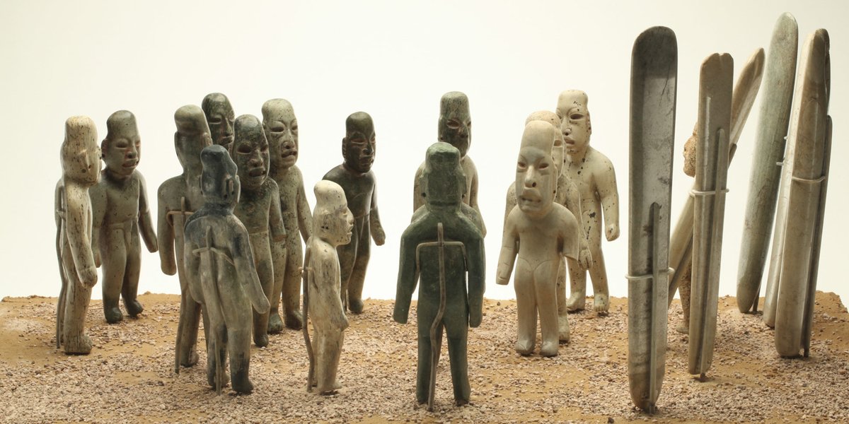 panda_profesor's tweet image. El arte #olmeca es uno de los más distintivos de #Mesoamerica. 
En piedra verde o madera, los humanos son representados con las cabezas ovaladas y alargadas, señal de deformación craneal. 
Aquí te muesto la Ofrenda 4 de La Venta, el sr de Las Limas y las cabezas de El Manatí.