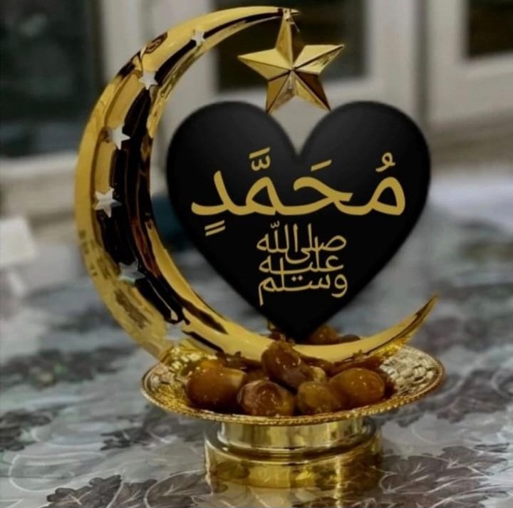 . عن أبي هريرة رضي الله عنه ، عن النبي ﷺ قال : 'مَنْ صَلَّى عَلَيَّ وَاحِدَةً صَلَّى اللهُ عَلَيْهِ عَشْرًا'. أّلَلَّهُِــمََ صٌَـــلَِّ وََِّسَـــلَّـِمَْ عٌَلَـَے َّسَيِِّـــدِِنِْأّ مَُحٌَمََّــدٍِ وَِعٌَلَـَےآلَُِه وَصّحُبٌُّه وَسِلُمٌ .