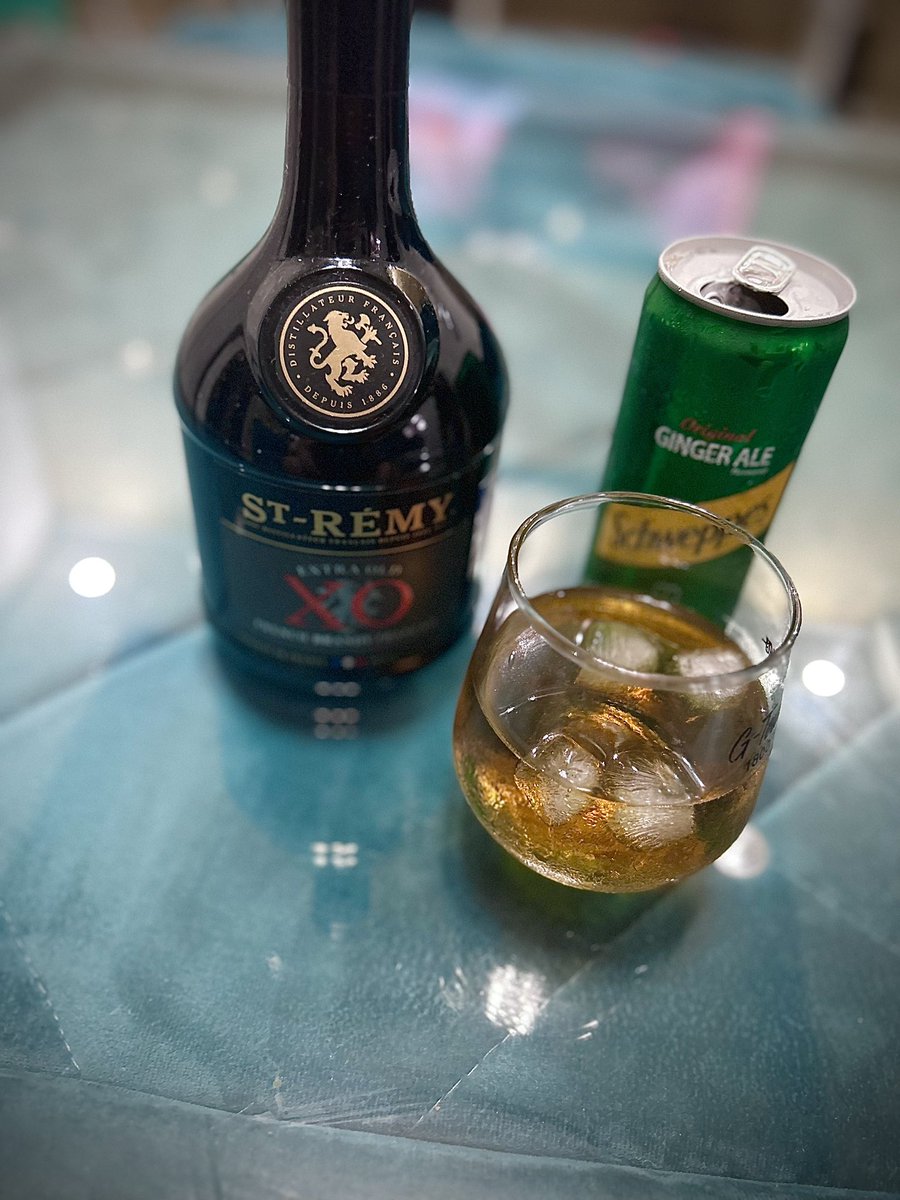 Papijnr0's tweet image. Cool evening with 19 million Naira cooling off 😁🍾
Thank you brother @Ekitipikin