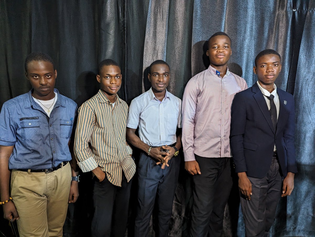 fcs_nmu's tweet image. What is expected of me in a church?
1. Honor: you’ll miss out when you don’t come to a meeting with honor. Without honor there can’t be transference of grace. Honor starts with recognition. Matthew 28:19 John 5:22-23
2. Be punctual 
3. Be orderly 1 Timothy 3:15