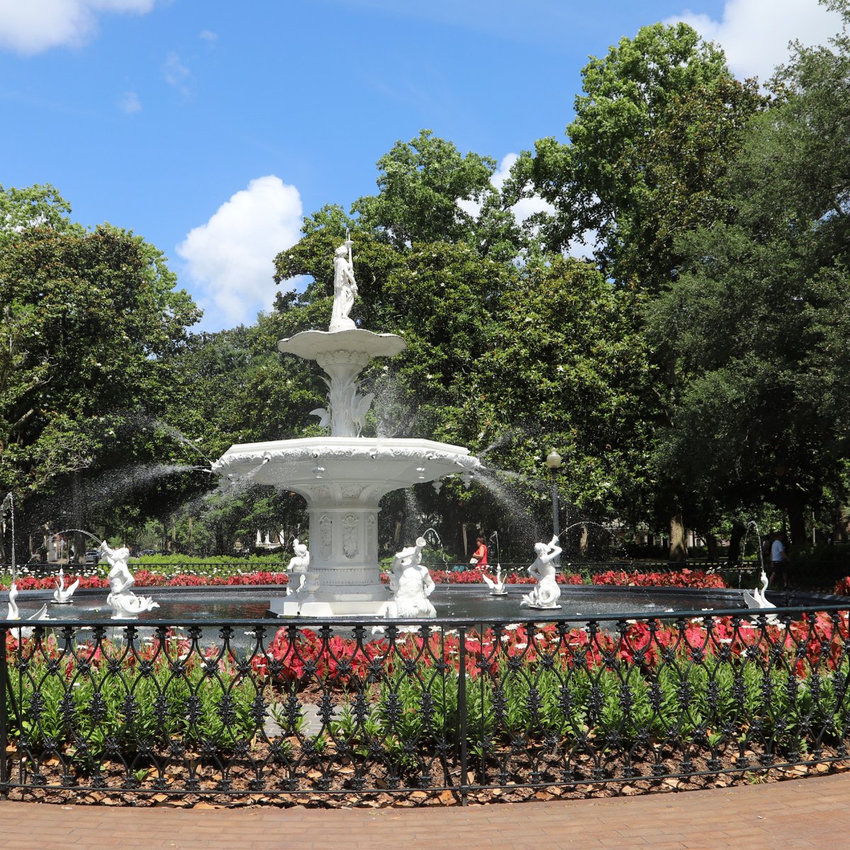 Congratulations Visit Savannah for being voted by Global Traveler's readers as Best Weekend Destination in North America for the fifth consecutive year.