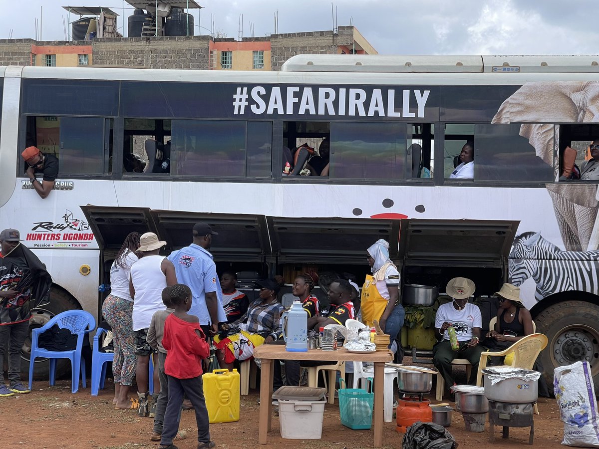 I love this photo of #SafariRallyKenya fans who've come all the way from Kampala, #Uganda 🇺🇬.

One thing Kenyan and Ugandans are close about is their motorsport passion. 

Did any buses come from Tanzania at all?
