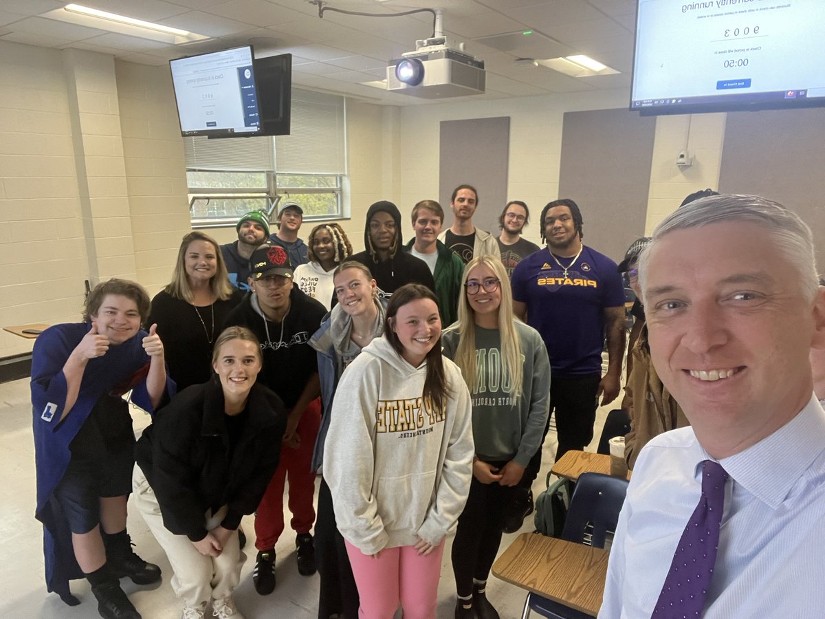 Thank you @RebekahPRogers (A.K.A. Dr. Rogers) for inviting me to speak to your LDSP 4000 Class today! #PirateNation is full of leaders 🏴‍☠️