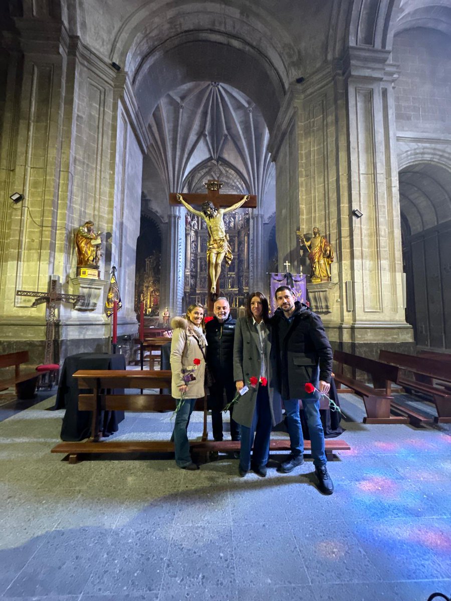 JosepRoca18's tweet photo. Gracias al grupo municipal de @VoxLogrono por su gran acogida y cariño. 

He podido vivir un poquito de su #SemanaSanta24. ¡Qué maravilla! 😍✝️

#NuestrasTradiciones
#NuestraFe
#CuidaLoTuyo https://t.co/yra2x8CusK