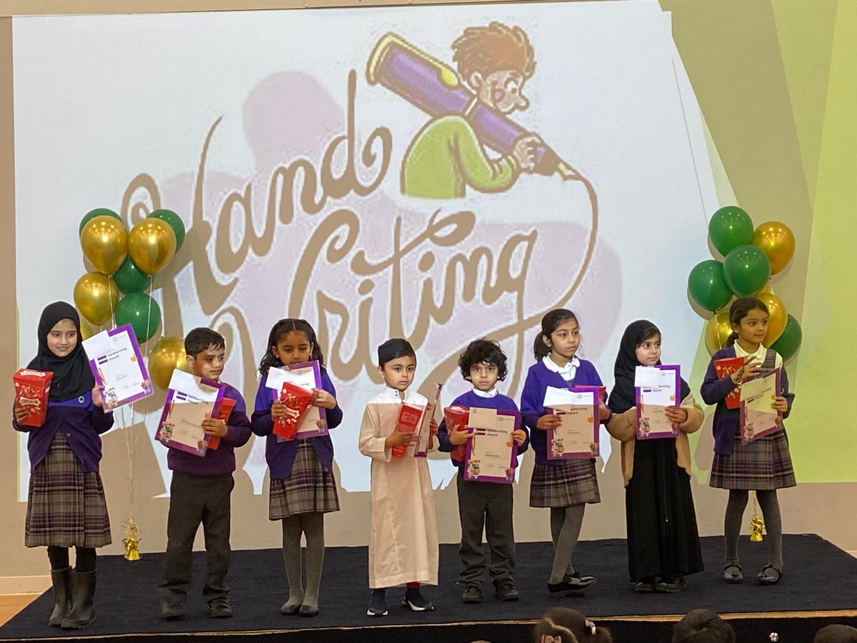 The end of term assembly today congratulated our superstars of this term for Achievement, Effort, Handwriting and Attendance. Well done everyone! 👏🙌👍👌 #celebration #recognition #praise #WeAreStar