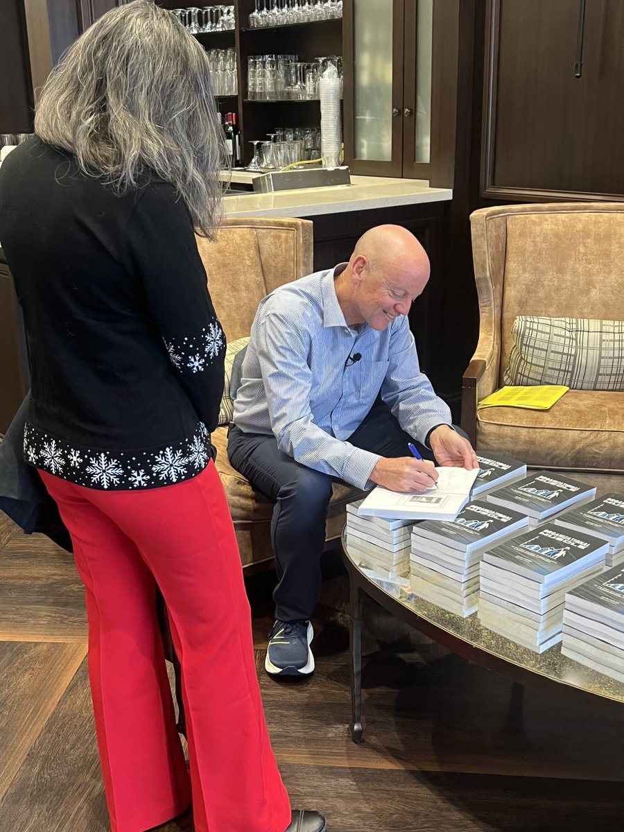 OrgMuscle's tweet image. Had a great time speaking and signing books yesterday at the Playing The Long Game event hosted by @LacherInsurance! It was an incredible time with incredible people! Can&apos;t wait to do it again!

--

#leadership #business #entrepreneur #entrepreneurship