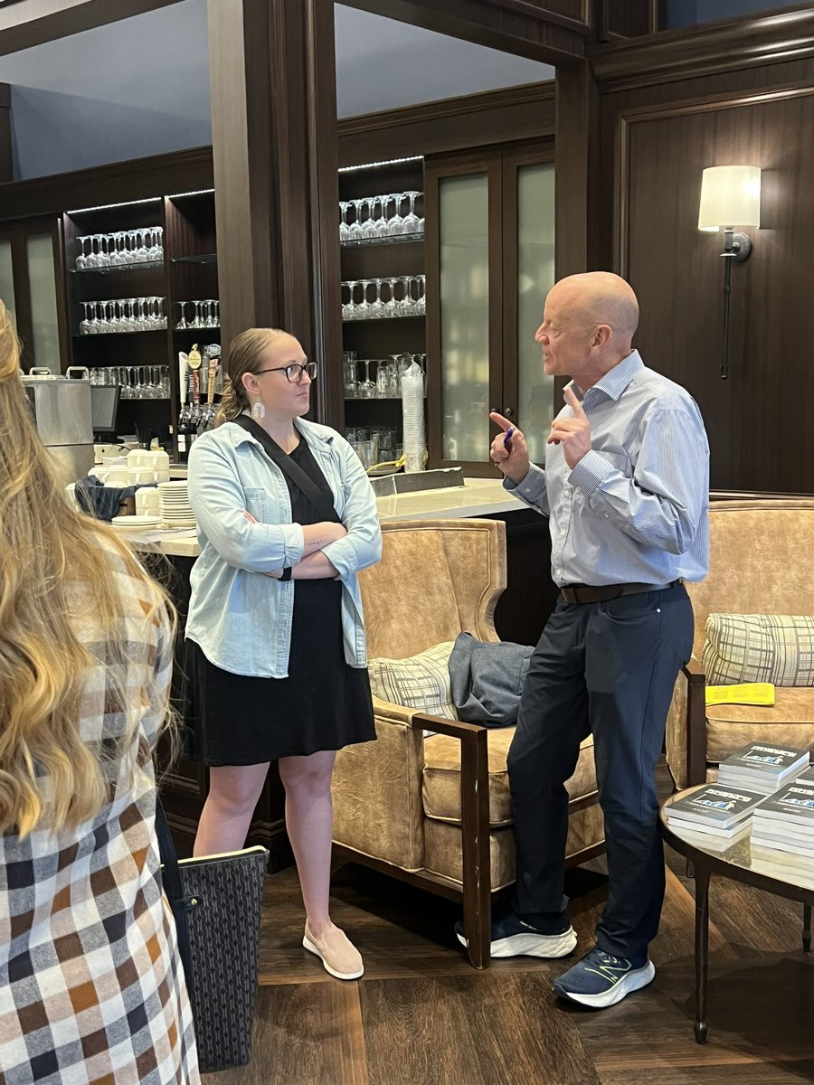 OrgMuscle's tweet image. Had a great time speaking and signing books yesterday at the Playing The Long Game event hosted by @LacherInsurance! It was an incredible time with incredible people! Can&apos;t wait to do it again!

--

#leadership #business #entrepreneur #entrepreneurship
