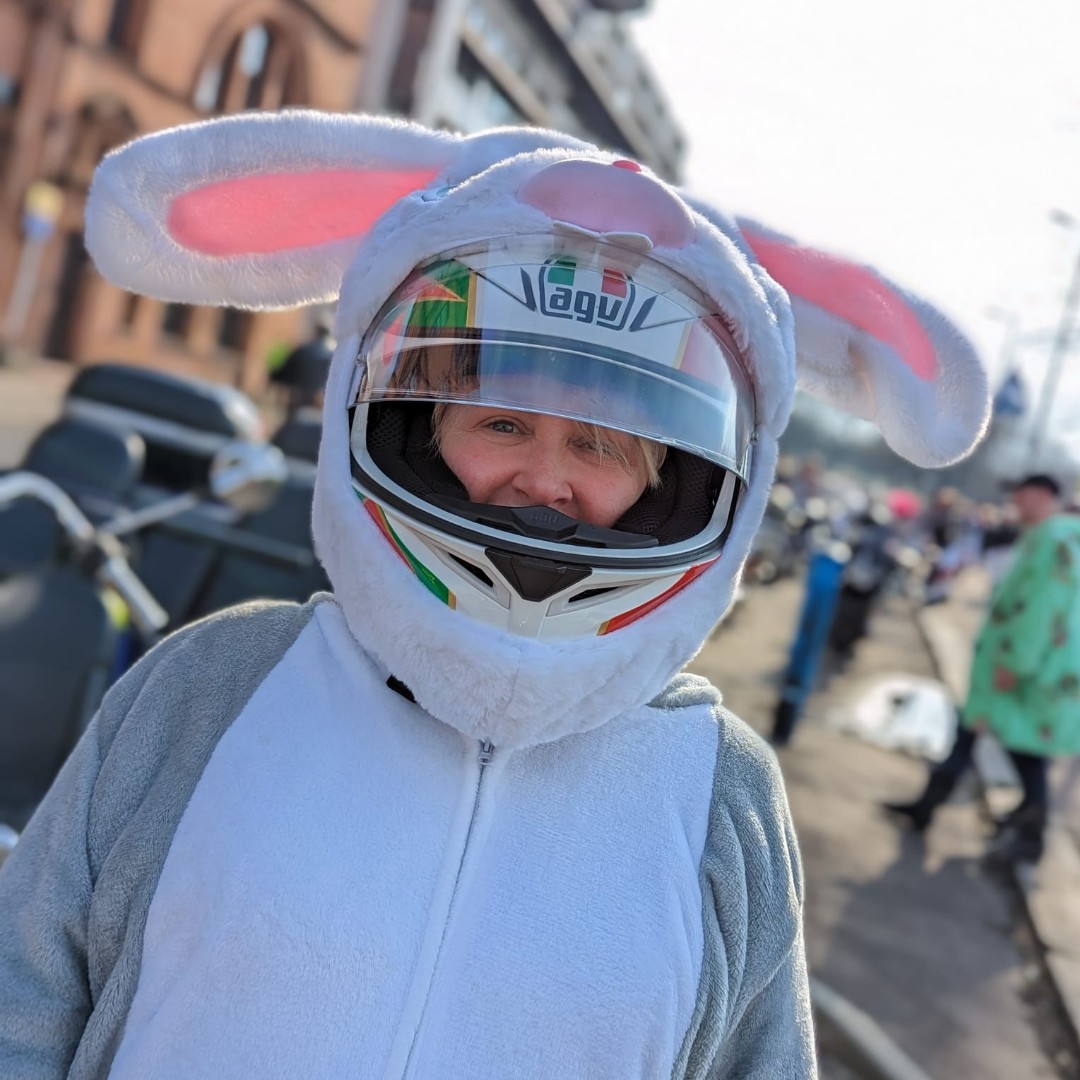 Tell every bunny you know...it's the Easter Egg Run this Sunday! 🐰 Join hundreds of bikers who will be riding in a mile-long convoy of colour, noise and fancy dress through the city. Click here for the full event details and bike route 👉 glasgowchildrenshospitalcharity.org/support-us/eve…