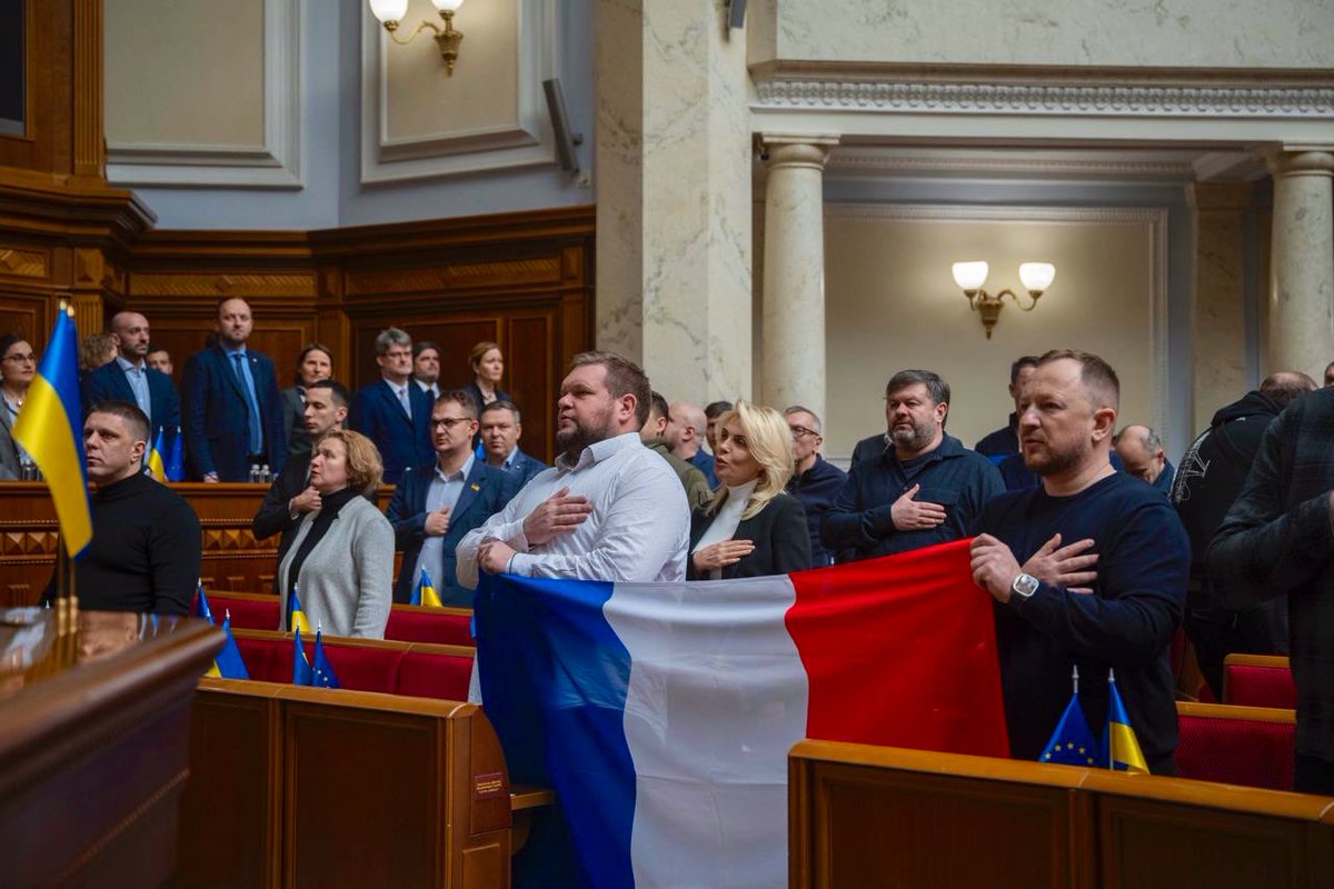 Ce matin, à l’invitation de mon homologue @r_stefanchuk, je me suis adressée aux députés de la #Rada. J’ai transmis un message d’espoir, de soutien indéfectible et d’appel à toutes les énergies. Face au combat héroïque du peuple ukrainien, la France continuera d’apporter son…