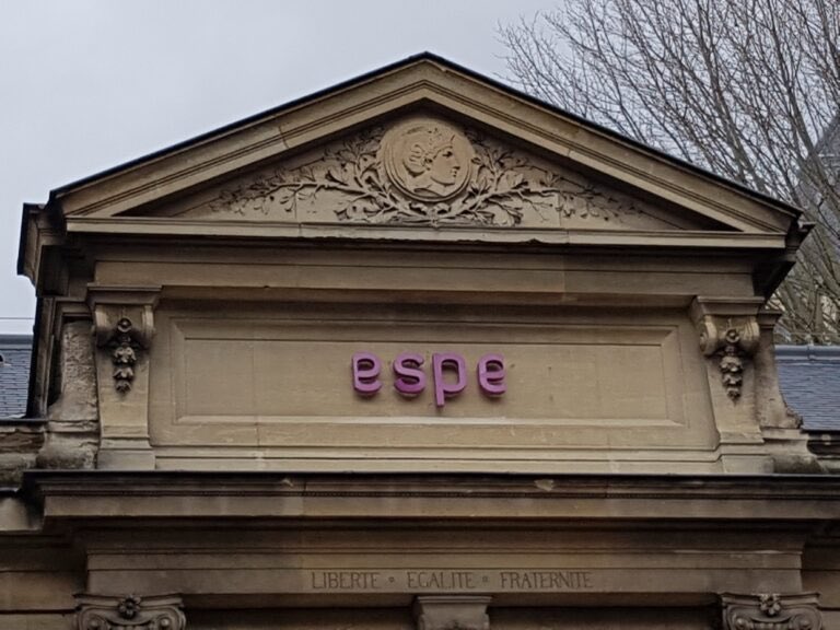 Réforme à venir de la formation initiale : « On sent une volonté de reprise en main par le gouvernement du pédagogique » avec un « retour des professeurs techniciens, fonctionnaires de catégorie B. » (Frédéric Pogent) cafepedagogique.net/2024/03/28/eco…