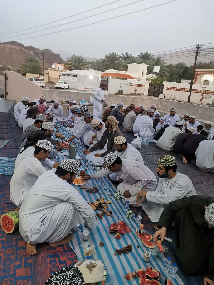 alrakzahteam's tweet photo. نظم أهالي بلدة الركزة إفطاراً جماعياً اليوم الخميس في مسجد البلدة وبمشاركة مختلف فئات المجتمع في لقاء يسوده المحبة والألفه في هذا الشهر الفضيل 
#رمضان https://t.co/yfQTOaExNA