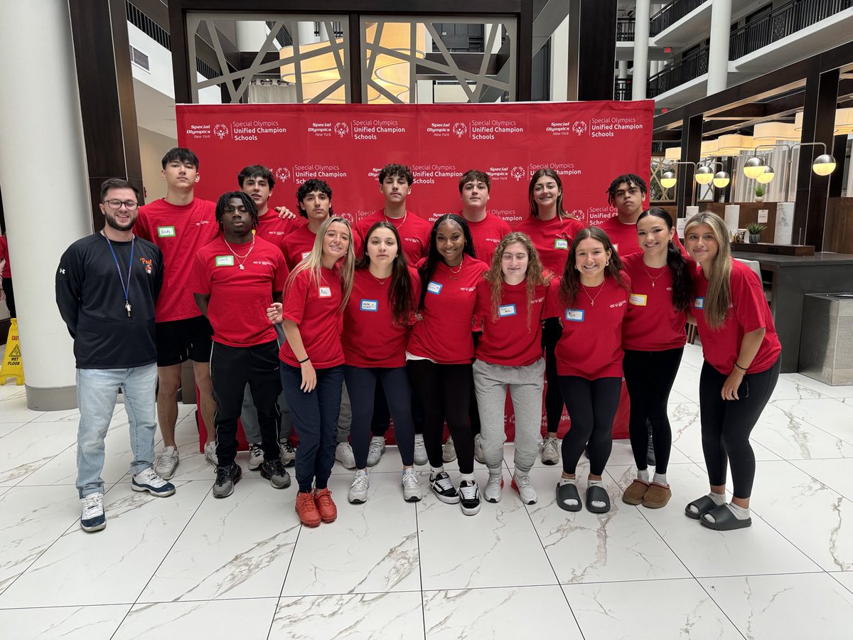 Great trip to the YAC summit today for Varsity club. Thanks to ⁦Nicole Fess for making it all happen! ⁦@LCSDOfficial⁩ ⁦@SpecOlympicsNY⁩ ⁦@UnifiedSportsNY⁩ ⁦@OValentine14⁩