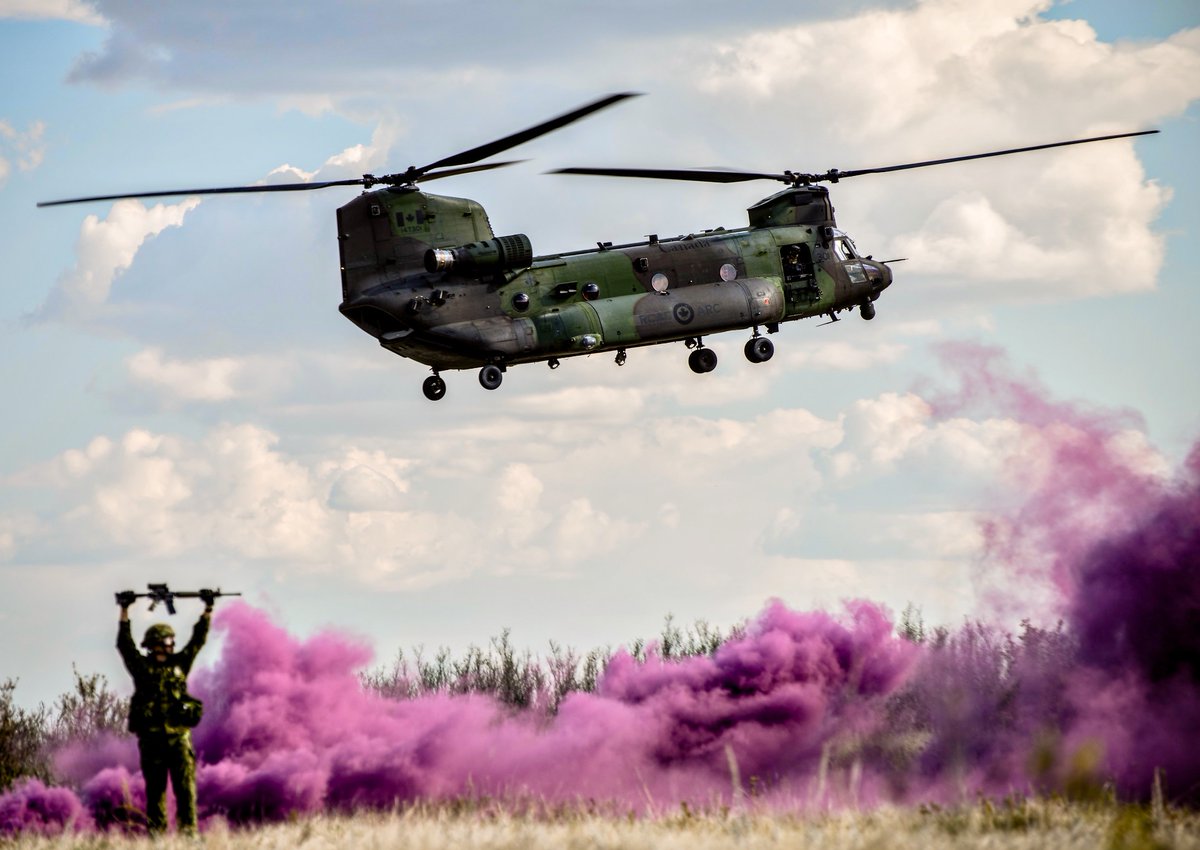 Félicitations à l’@ARC_RCAF pour un siècle de service le pays. Chaque fois que nous avons besoin des membres de l’@ArmeeCanadienne sur le terrain, nous pouvons toujours compter sur vous pour nous y emmener en toute sécurité et nous couvrir. Merci chers collègues. #ARC100Ans