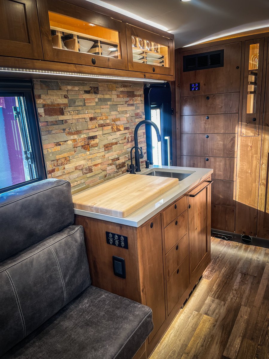 Which backsplash catches your eye? From no backsplash all the way to mirrored tiles, we match the comforts of home with premium finishes in our campers. #EarthRoamer