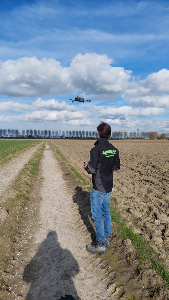 Gisteren heeft er een dronevlucht plaatsgevonden op een perceel wintertarwe, uitgevoerd door <a href="/aeromap/">AeroMap</a>  Deze beelden zullen we gebruiken om een variabele urean bemesting te kunnen uitvoeren. Dit is onderdeel van het project ADaM&amp;PreciLa. <a href="/InterregVLANED/">Interreg Vlaanderen-Nederland</a>  Nadere info volgt.