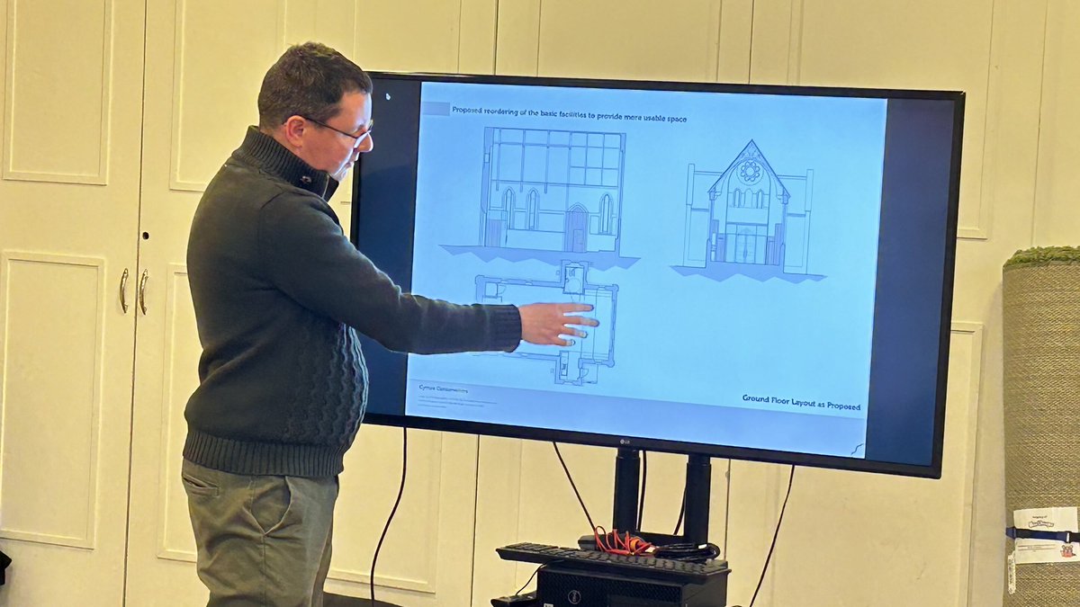 Another interesting workshop with @habsandheritage in Richmond, this time prioritising potential uses against different criteria, with @simon_revill of Cymes Conservation illustrating how they might be accommodated in Grove Gardens Chapel.