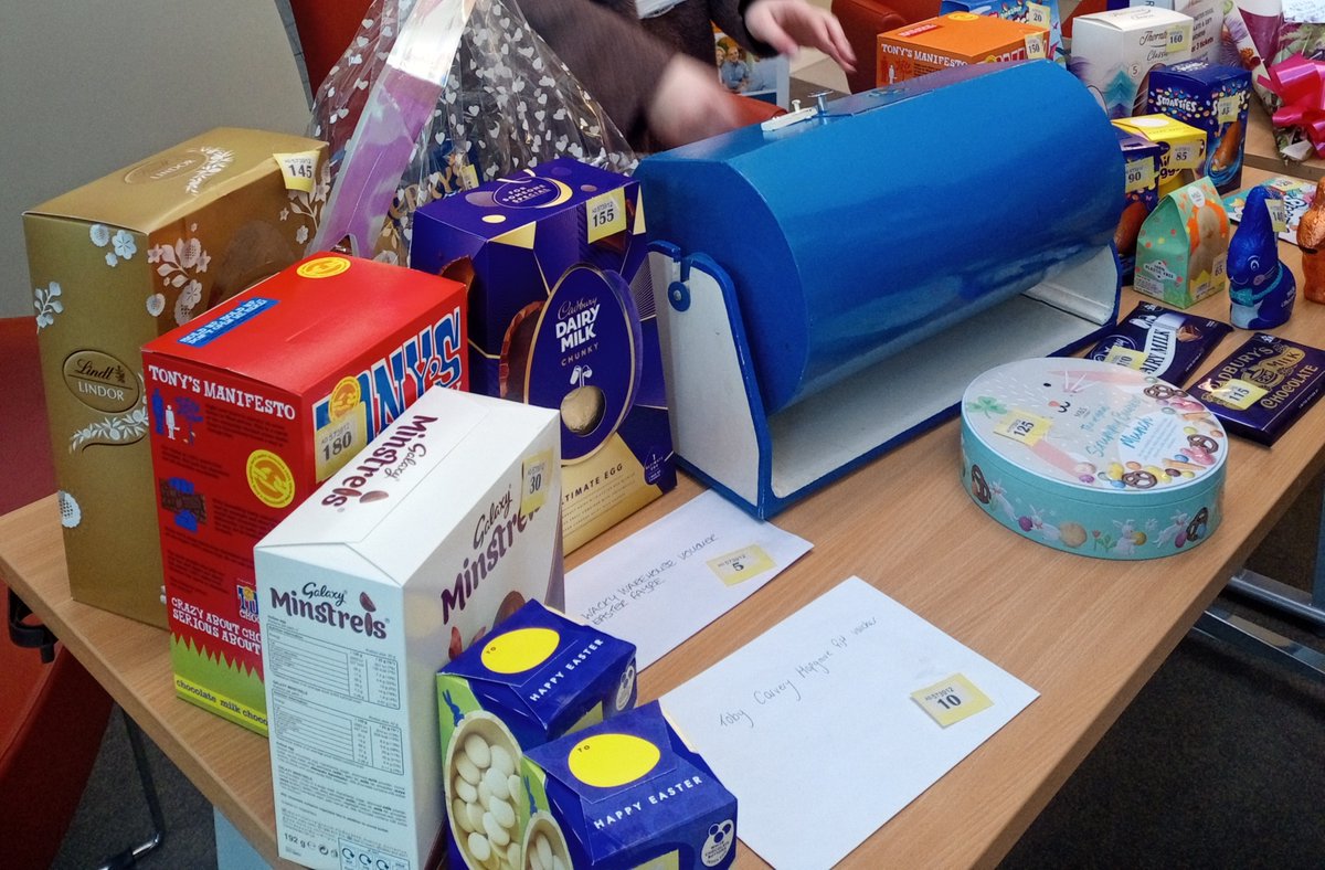 Patients, volunteers & staff showcased their talents at an Easter Fayre at Foss Park in York. 🐣🐰 Bake & craft stalls had delicious cakes & hand-made decorated cards. 🍰🐦An 'Egg'cellent £280 was raised for the hospital's charity fund. Well done everyone. Happy Easter! 🐥