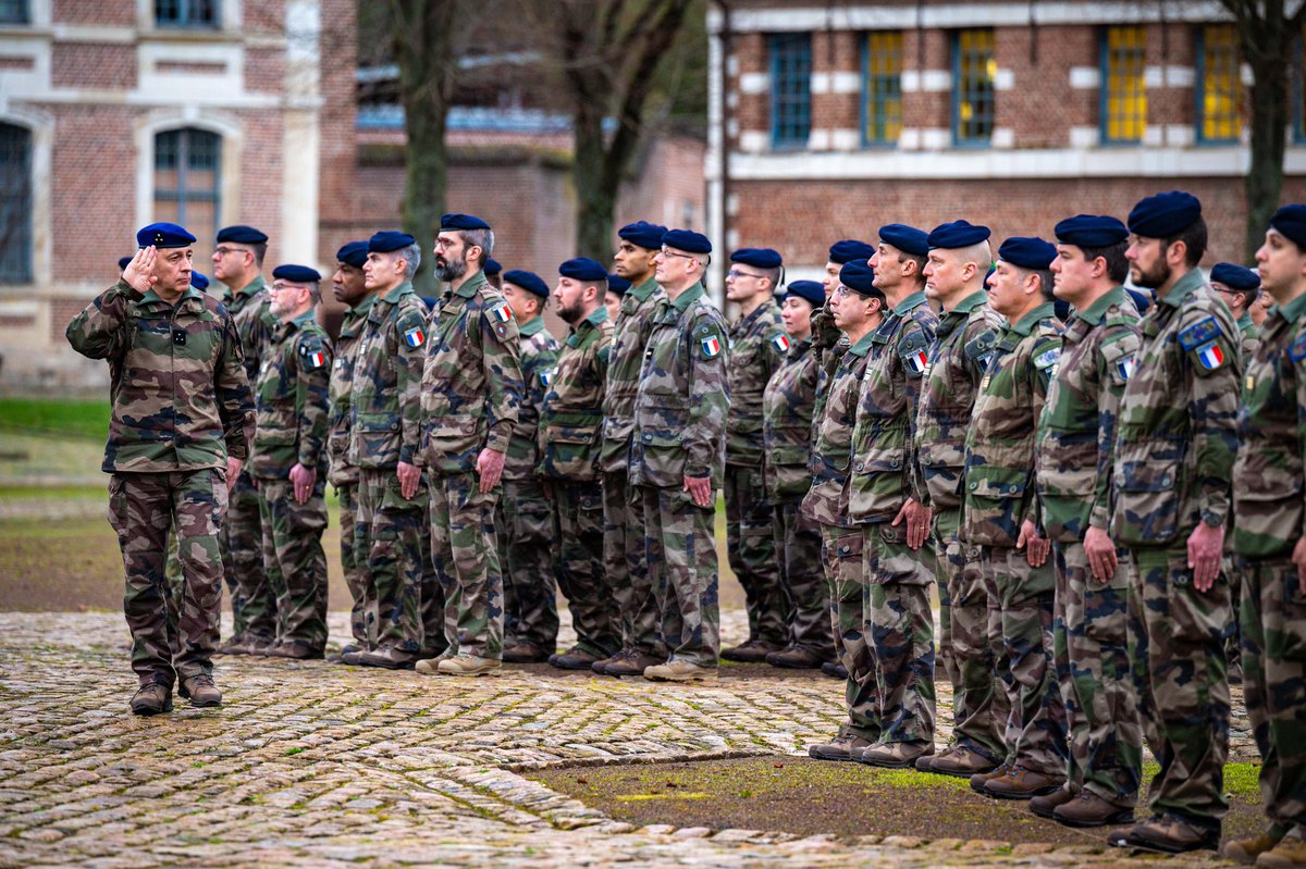 [#MondayMotivation] La discipline est le pilier du succès ! Dans l'armée, comme dans la vie, la #discipline est essentielle pour atteindre ses objectifs. 🎯 En ce lundi, engageons-nous à maîtriser nos tâches avec la rigueur d'un militaire. 🪖 @armeedeterre @CommandementFOT