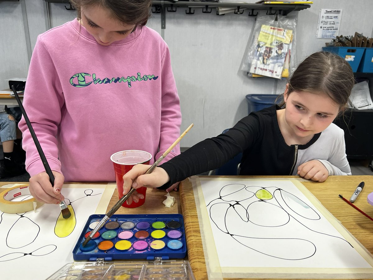 The <a href="/CatWoodsES_LDSB/">Cataraqui Woods ES</a> JEDI Club got to participate in an Intuitive Art Workshop this week. Their work will be displayed in a virtual gallery exhibit. <a href="/LimestoneDSB/">Limestone District School Board</a> Thanks <a href="/RaeMcD76/">RMcD</a> for this opportunity.