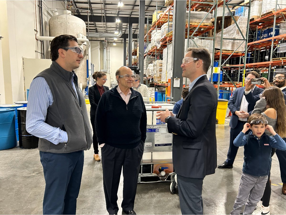 AxelPlasticsInc's tweet image. Earlier this week we were honored to host Congressman Jim Himes for a visit at our factory. He was able to get to know our team and meet with three generations of Axels. Special thanks to Daniel Neumann of #ACMA for helping to coordinate and join us for the visit.