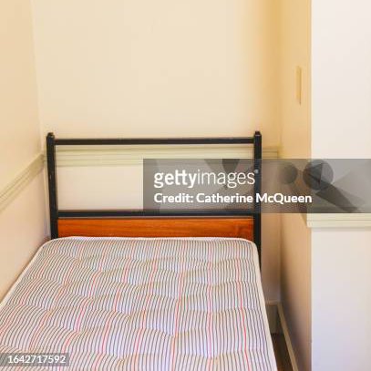 Male creators studio shot content vs their collab content 😂 https://t.co/p7YomZlwMP<a href="/tag/throatfuckthursday"class="tags"><span>#throatfuckthursday</span></a>