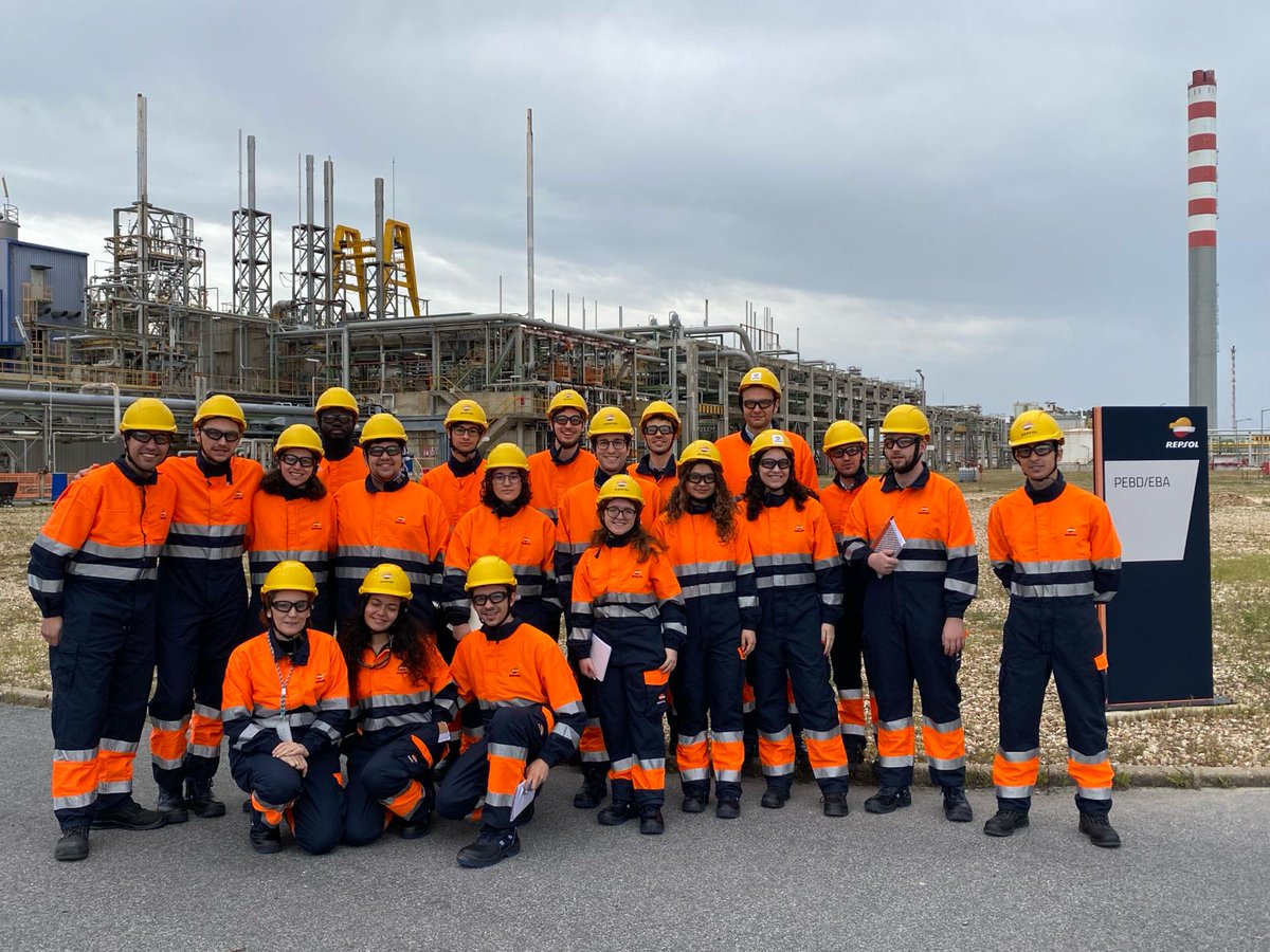 Visita de estudo à REPSOL no âmbito da UC de Controlo Avançado de Processos. Os alunos de Eng. Química e docentes Carla Pinheiro e Ricardo Dias e foram recebidos por Dra. Natália Sapage, Eng. Rodrigo Silva, Eng. Raquel Nunes e Eng. José Gomes. Crédito imagem: Carla Pinheiro