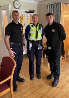 PCSO Wilkes has conducted a joint visit at Brunel Court alongside #Staffordshirefireandrescue. Advice was given from both agencies in regards to security and personal safety followed by questions from the residents. #WorkingTogether
