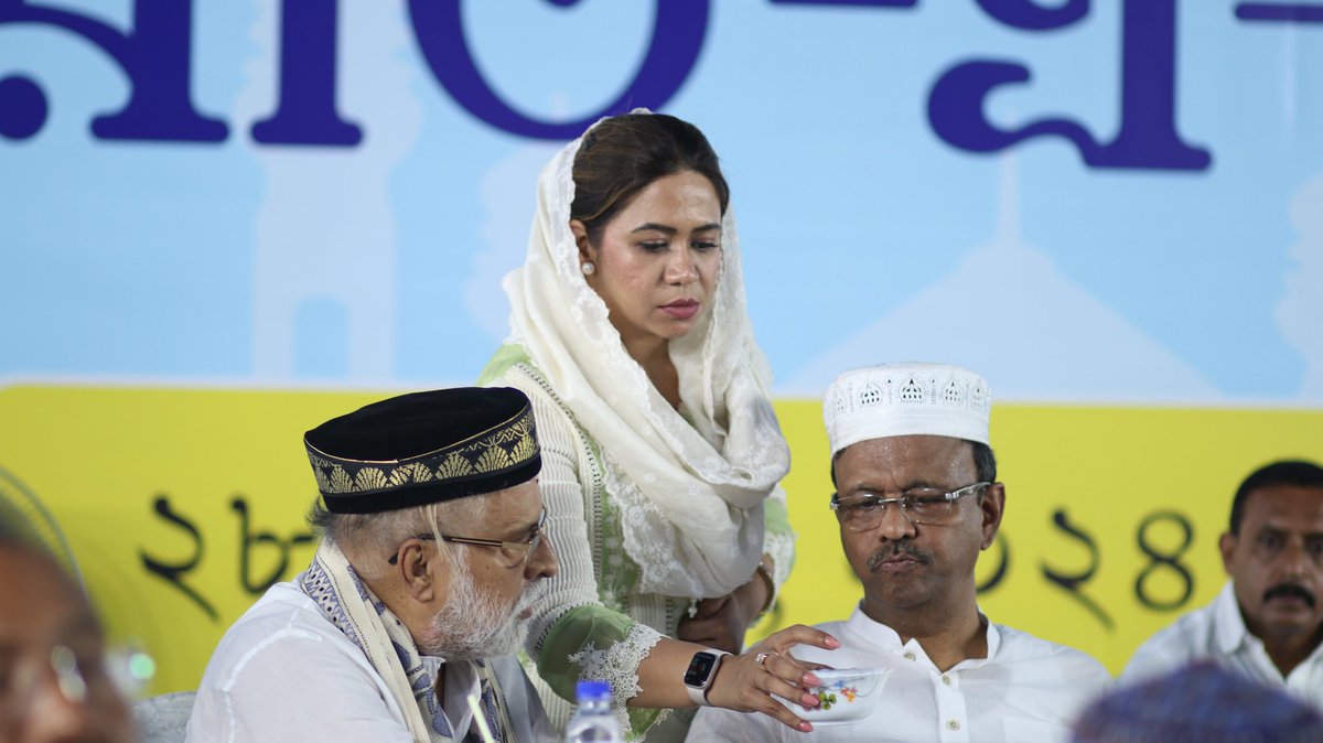 Sharing a few pictures from today's Daawat E Iftar with my leader @MamataOfficial & other members. May the light of this holy month illuminate our path towards goodness & righteousness