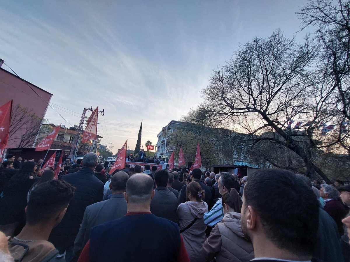 Genel Başkan Yardımcımız Barış Atay Mengüllüoğlu, Harbiye Mahallesi Halk Buluşması’nda buluşan coşkulu kalabalığa seslendi, 31 Mart’ta Mehmet Güzelyurt öncülüğünde başlatacağımız değişimin sözünü verdi. Defne halkı en iyisini hak ediyor, başaracağız! #DeğişmekŞart #OylarTİPe