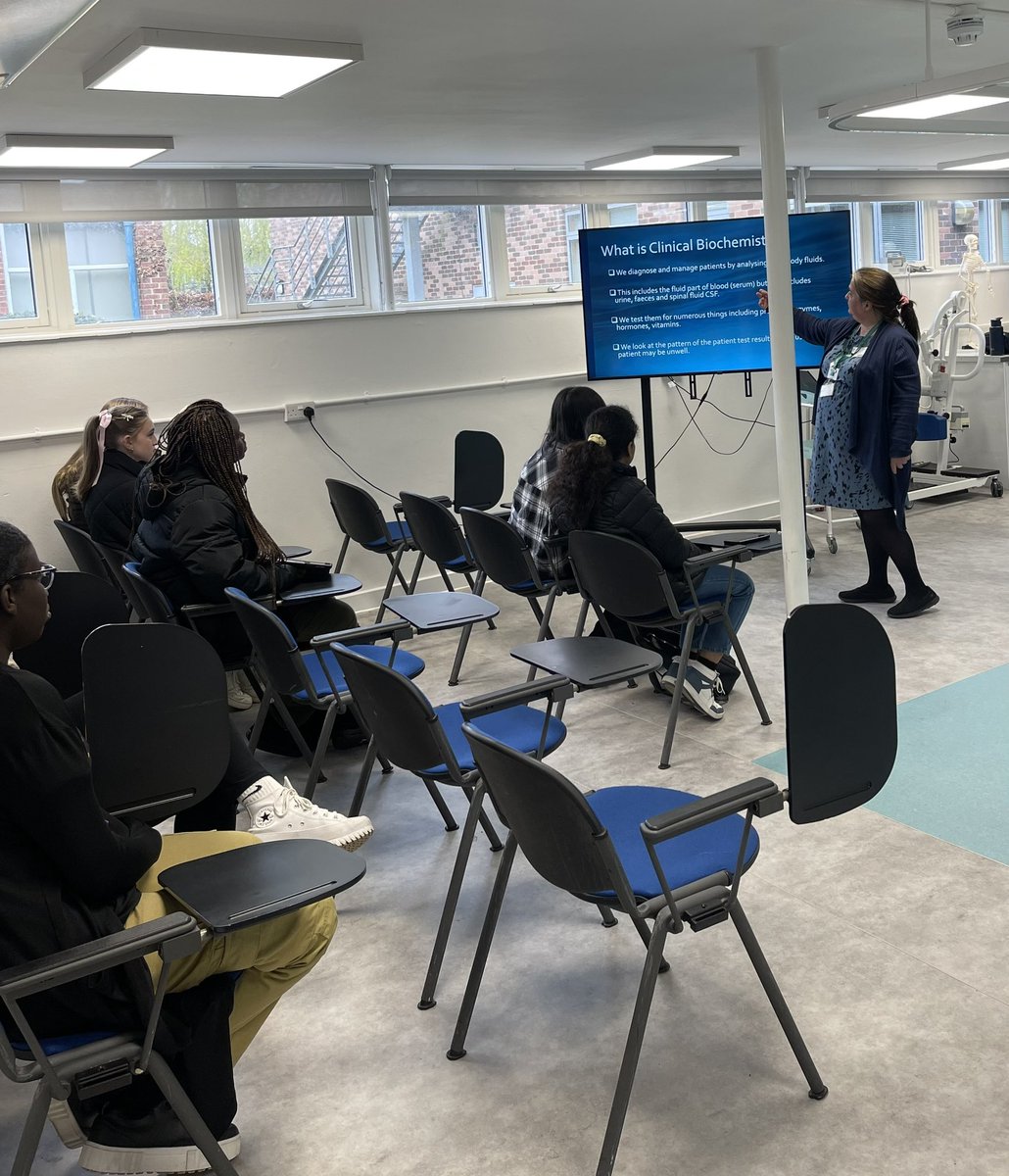 Thank you to Dr Marie Parsons @mparsons43 form @NHSHarlow for coming to talk to A level and applied science learners about careers in #healthcarescience. Great work by @HWE_Academy who created this programme of guest speakers to support our curriculum. #futureNHS