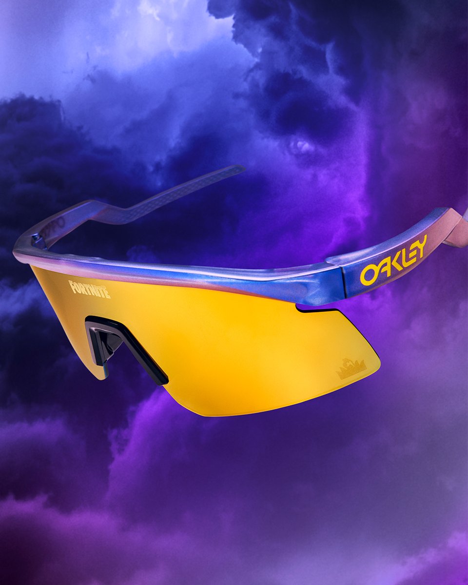 Rediscover Oakley x Fortnite Hydra, equipped with golden Prizm 24K
