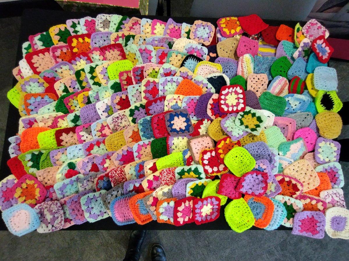 Thank you Toni and members of crochet and knit at City Library Newcastle 🌸🌹⭐. This blanket of 2,999 is ready to border and join #exclusion