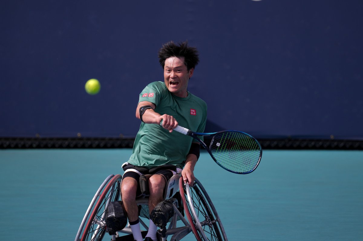 🎾マイアミオープン 車いすテニス インビテーショナルのトーナメントディレクターを務める国枝慎吾さんが、選手としても同大会に出場し、男子シングルスで優勝。 決勝では車いすテニス世界１位、イギリスのアルフィー・ヒューエットに勝利。 📸佐藤ひろし