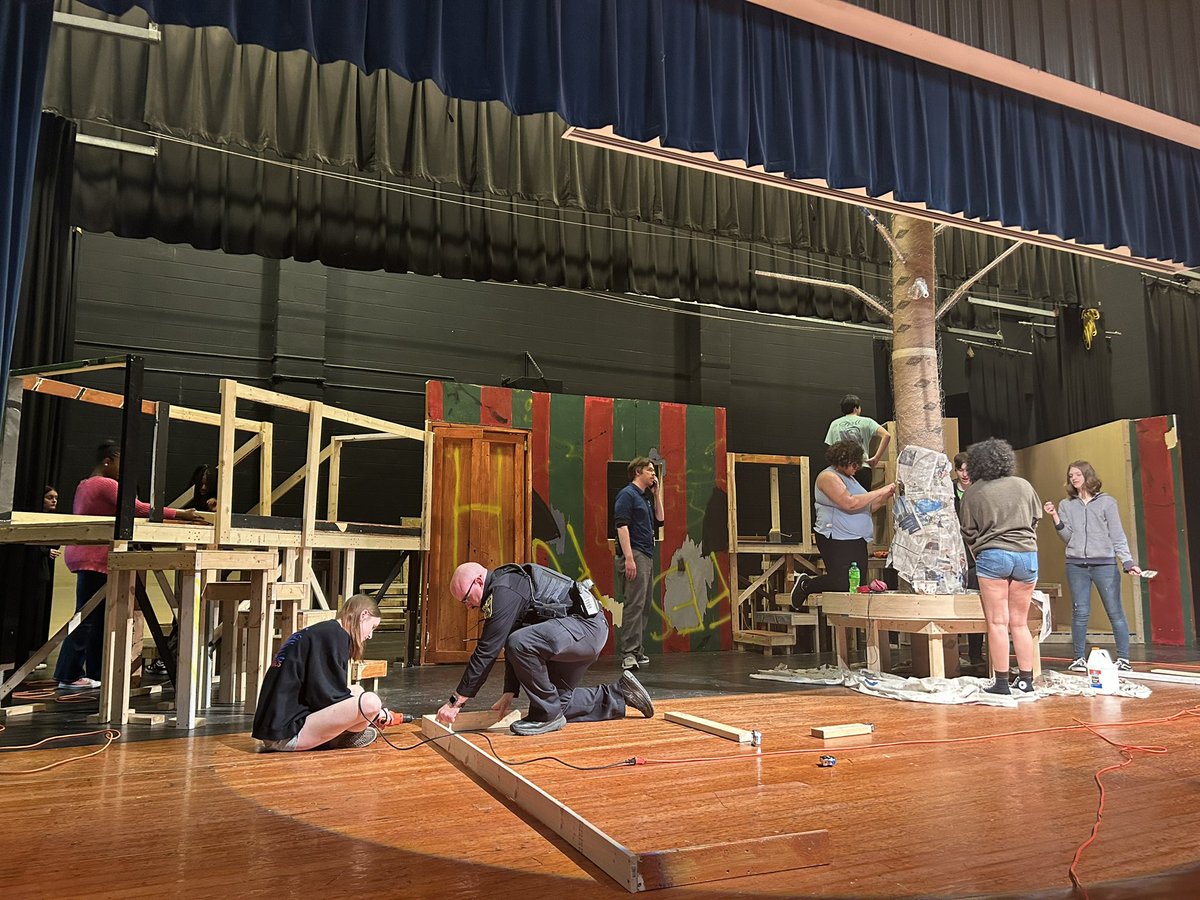 Courtney Smith-Copeland (@csmithcopeland) on Twitter photo Today I got the chance to observe true engagement! Stagecraft in progress: Mr. Doster and Deputy McManus lend a hand as the tech theater class brings the set to life! Love our school community! 💙 <a href="/ShannonSButler/">Shannon Butler</a> <a href="/YorkPoquosonSO/">York-Poquoson Sheriff's Office</a> @yhs_falcons Today I got the chance to observe true engagement! Stagecraft in progress: Mr. Doster and Deputy McManus lend a hand as the tech theater class brings the set to life! Love our school community! 💙 <a href="/ShannonSButler/">Shannon Butler</a> <a href="/YorkPoquosonSO/">York-Poquoson Sheriff's Office</a> @yhs_falcons