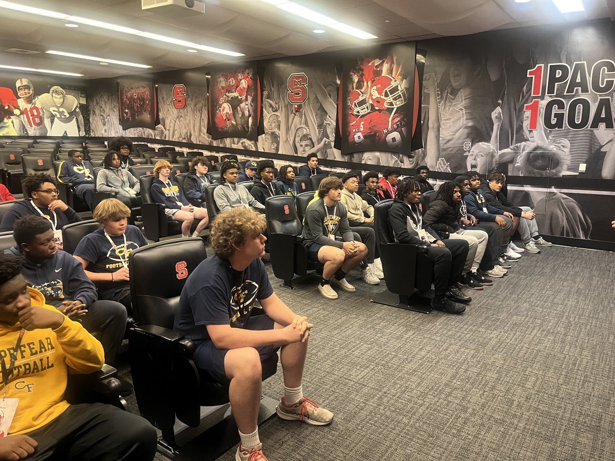 JakeThomas52's tweet photo. Great field trip today to start off spring break! ⁦@cfhs_football⁩ ⁦@PackFootball⁩ We even got to see one of our own Cole Wilson! https://t.co/1brzM9aUwg