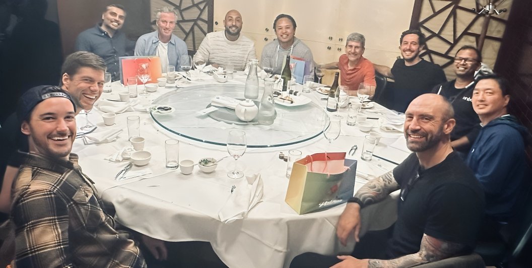 I co-hosted a dinner this week with <a href="/sulemanali/">Suleman "Suli" Ali</a> for 10  other founders in SF who have collectively built tech companies generating $750M+ of revenue

Here are 12 observations of the 1% founders:

1. SF is home to builders. 9 out of 12 founders moved to SF to start companies.

2.