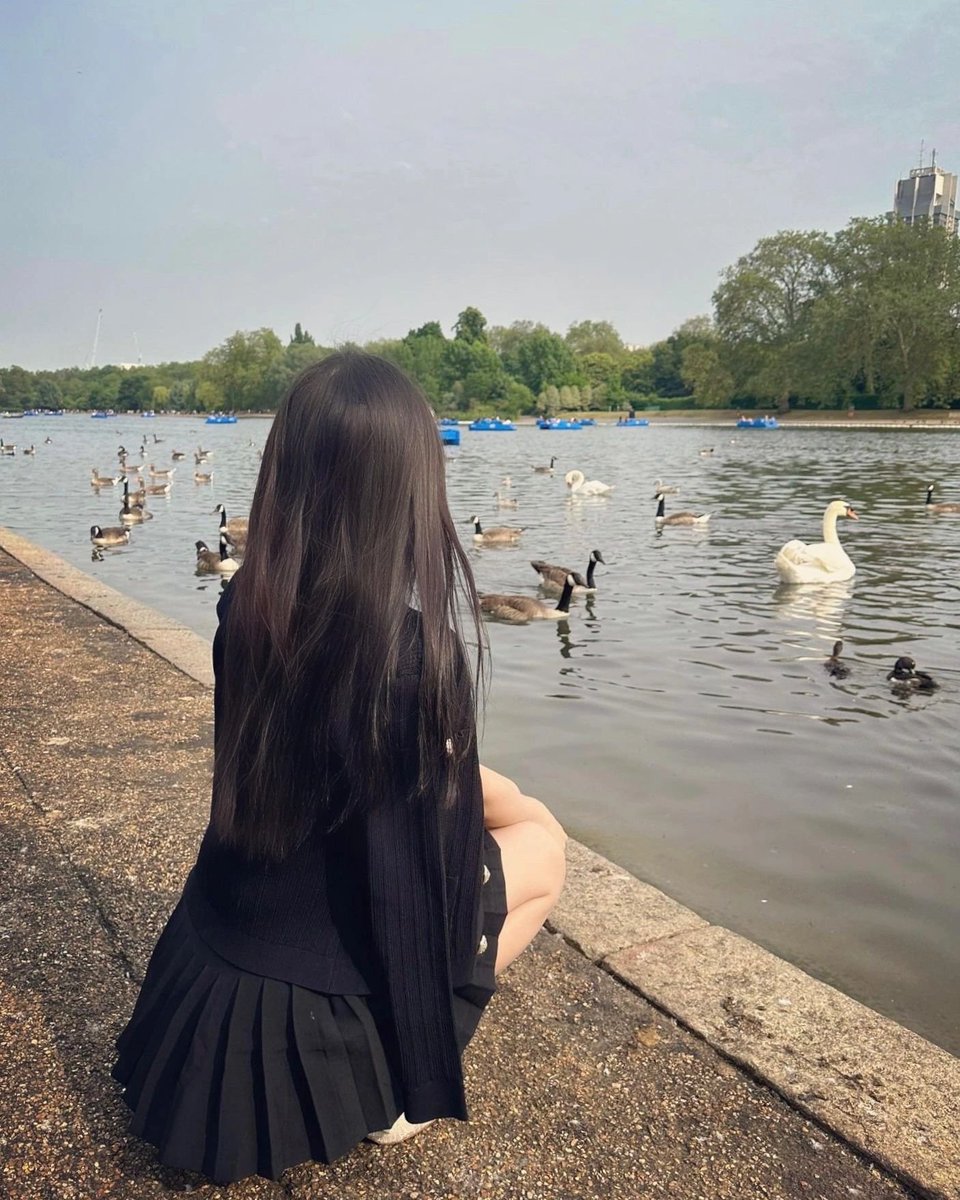 wiltan99's tweet photo. I find peace where the sun kissed leaves dance in the melody of the cool breeze that floats through the air, i like this place https://t.co/Mc5swsXnQV