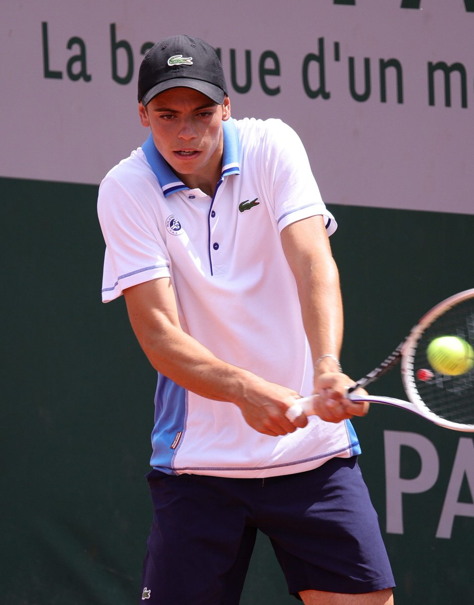 🇫🇷 Arthur Géa se paie Fognini ! 

La Français de 19 ans, membre de la #TeamJeunesTalents, réussit la plus belle perf' de sa jeune carrière en renversant Fabio 4-6 6-2 6-4 en 1/8 de finale du Challenger de Naples

Prochain tour : PH Herbert 💪